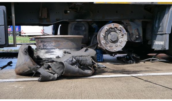 91315 Höchstadt, výměna kola po přehřátí 91315 Höchstadt, výměna kola po přehřátí