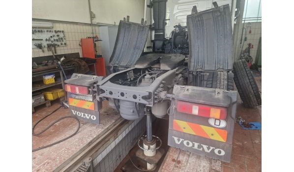 06766 Bitterfeld-Wolfen, nákladní pneuservis s pneumatikou velikosti 235/75 R17,5 06766 Bitterfeld-Wolfen, nákladní pneuservis s pneumatikou velikosti 235/75 R17,5