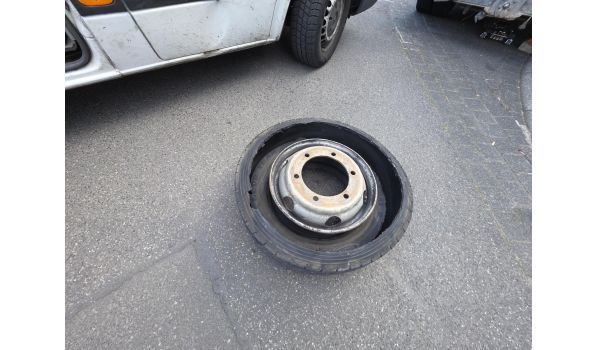 46562 Vörde, Auflieger Reifentausch und Felgenwechsel nach Überhitzung 46562 Vörde, Auflieger Reifentausch und Felgenwechsel nach Überhitzung