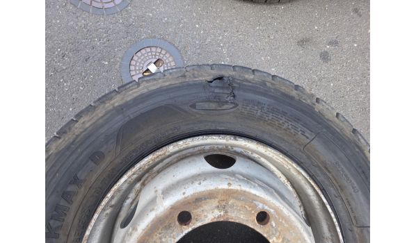 25421 Pinneberg, Výměna ráfku nákladního vozu po defektu na silnici 25421 Pinneberg, Výměna ráfku nákladního vozu po defektu na silnici