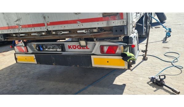 24241 Sören, servis pneumatiky přívěsu na parkovišti 24241 Sören, servis pneumatiky přívěsu na parkovišti