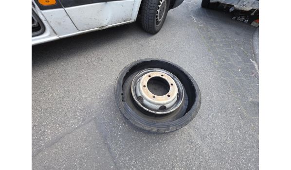 67125 Dannstadt-Schauernheim, Výměna kola a ráfku přívěsu po poruše 67125 Dannstadt-Schauernheim, Výměna kola a ráfku přívěsu po poruše