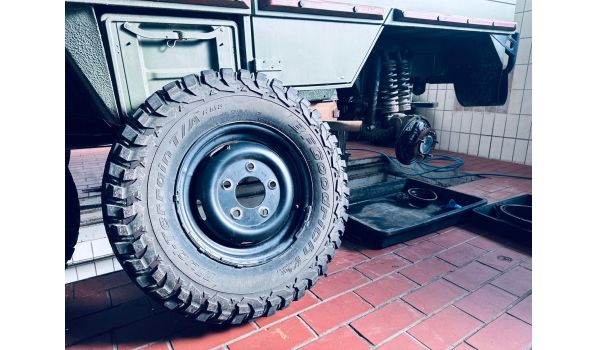 40667 Meerbusch, Serwis opon przyczepy autotransportera na parkingu 40667 Meerbusch, Serwis opon przyczepy autotransportera na parkingu