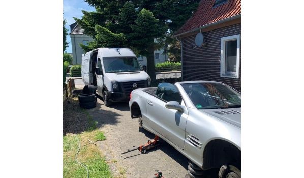 70629 Filderstadt, mobiler Reifendienst für ein Cabrio innerorts 70629 Filderstadt, mobiler Reifendienst für ein Cabrio innerorts